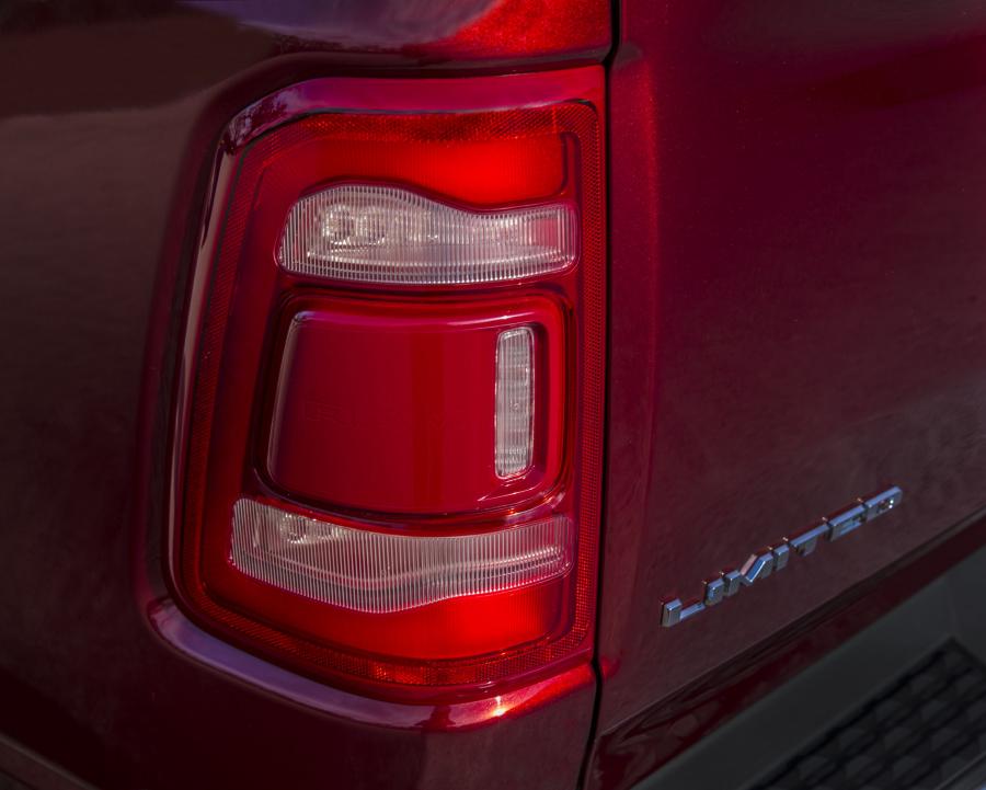Детали экстерьера Ram 1500 Limited Crew Cab (DT) 2018 года  (фото 6 из 40)